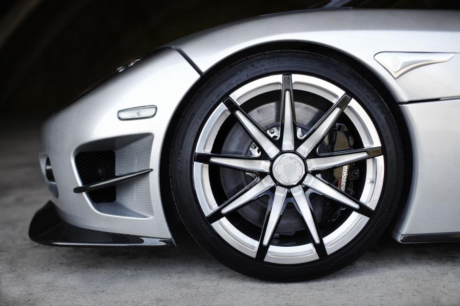 Колеса Koenigsegg CCXR Trevita (7071) 2009 года  (фото 6 из 7)